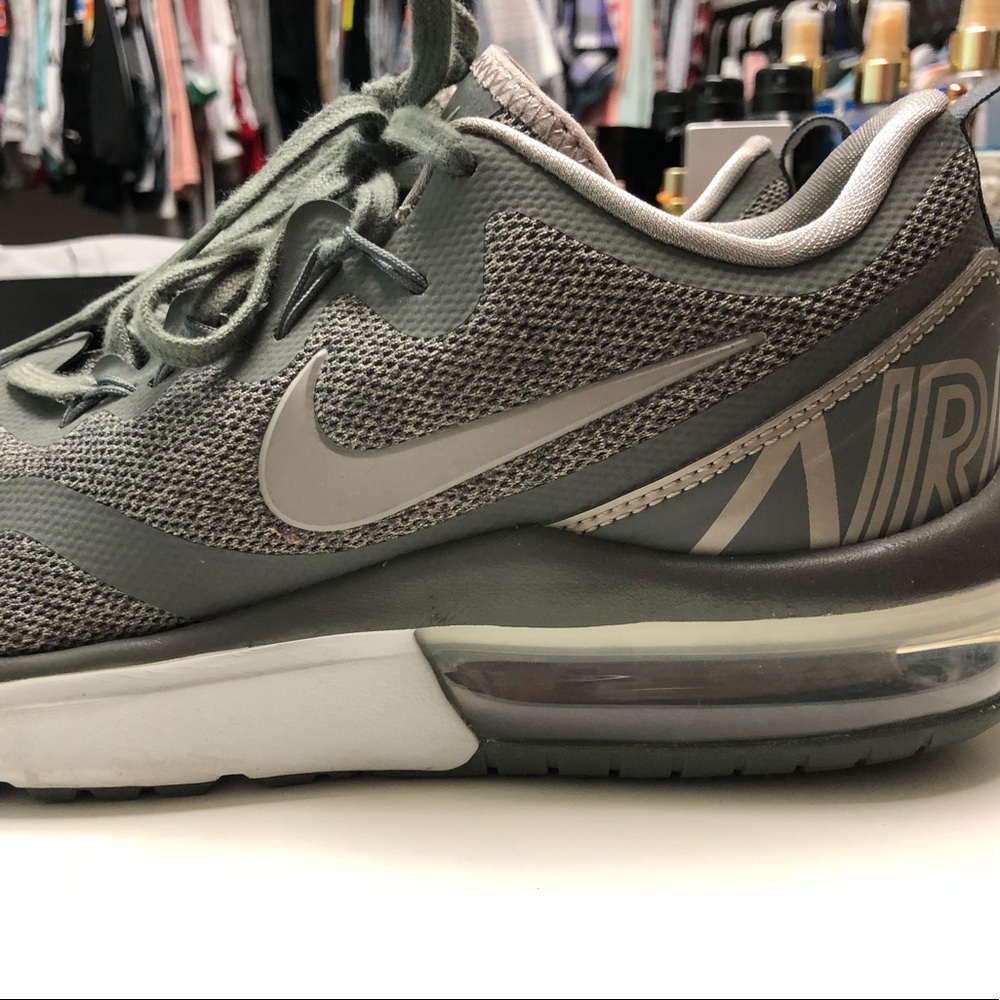 Like New Army Green Nike Air Max
